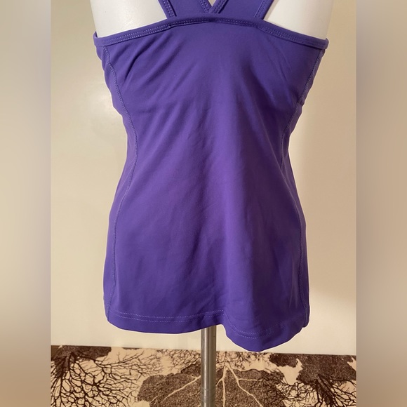 Tonic Active Yoga Top with Built in Shelf Bra Size Medium in EUC - Picture 6 of 7